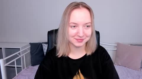 Snapshot of shy_annacutie chatting on 7, 3, 2025 Anna online show from 7, 3, 2025