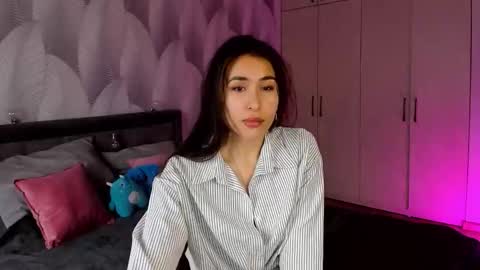 Mika online show from 26, 10, 2025