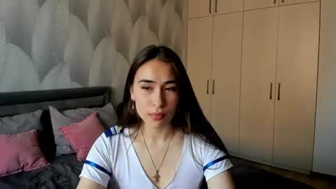 Snapshot of shy_bambiii chatting on 16, 6, 2026 Mika online show from 16, 6, 2026
