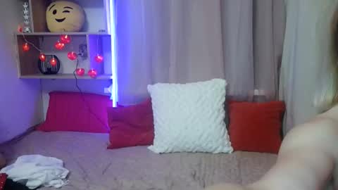 shy_girl80 online show from 31, 1, 2026