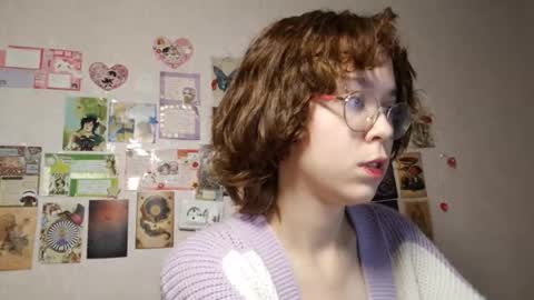 Snapshot of shy_kiss_twinkle_bloop chatting on 8, 9, 2025 Milena online show from 8, 9, 2025