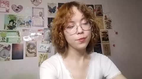 Snapshot of shy_kiss_twinkle_bloop chatting on 8, 10, 2025 Milena online show from 8, 10, 2025