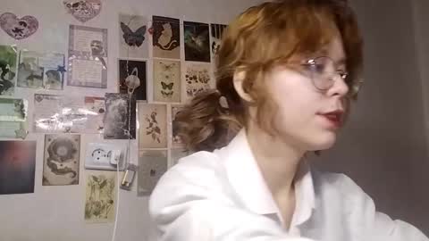 Snapshot of shy_kiss_twinkle_bloop chatting on 15, 10, 2025 Milena online show from 15, 10, 2025