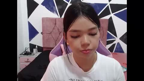 Snapshot of shy_luna18 chatting on 17, 10, 2025 luna online show from 17, 10, 2025