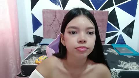 Snapshot of shy_luna18 chatting on 4, 11, 2025 luna online show from 4, 11, 2025