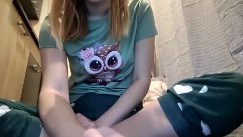 Snapshot of shy_model19 chatting on 23, 12, 2024 shy_model19 online show from 23, 12, 2024