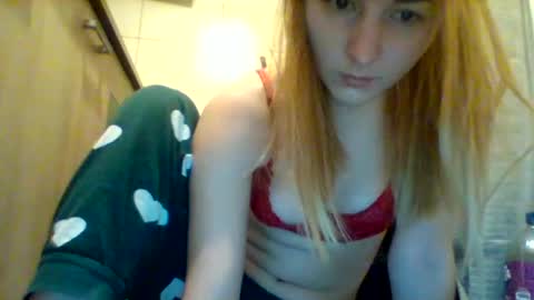 Snapshot of shy_model19 chatting on 31, 12, 2024 shy_model19 online show from 31, 12, 2024