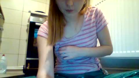 Snapshot of shy_model19 chatting on 31, 12, 2024 shy_model19 online show from 31, 12, 2024