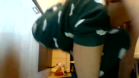 Snapshot of shy_model19 chatting on 2, 1, 2025 shy_model19 online show from 2, 1, 2025