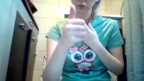 Snapshot of shy_model19 chatting on 26, 1, 2025 shy_model19 online show from 26, 1, 2025