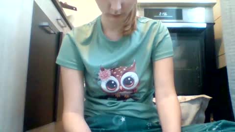 Snapshot of shy_model19 chatting on 26, 1, 2025 shy_model19 online show from 26, 1, 2025