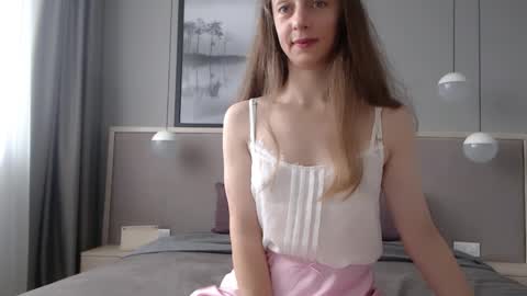 shy_schoolgirl_ online show from 25, 10, 2025