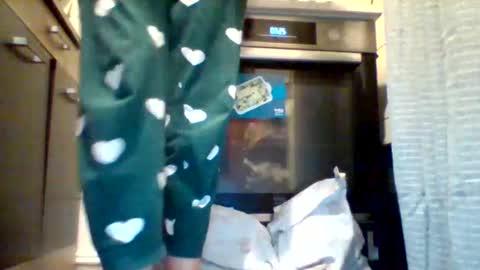 Snapshot of shy_woman18 chatting on 19, 1, 2025 shy_woman18 online show from 19, 1, 2025