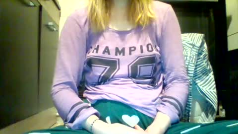 Snapshot of shy_woman18 chatting on 23, 1, 2025 shy_woman18 online show from 23, 1, 2025