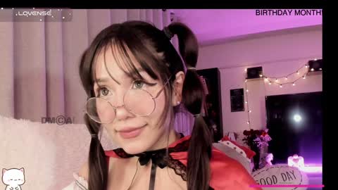 Snapshot of shyangie24 chatting on 17, 12, 2024 Angeline 3 independent come here when am horny... online show from 17, 12, 2024