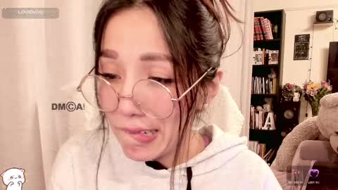 Snapshot of shyangie24 chatting on 28, 9, 2025 Angeline 3 independent come here when am horny... online show from 28, 9, 2025