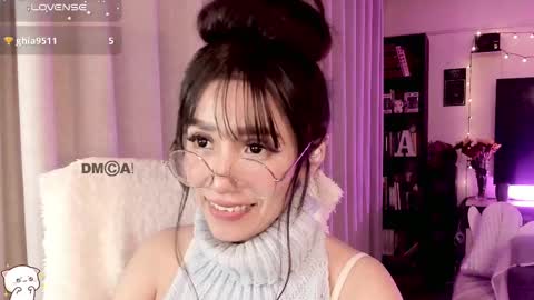Snapshot of shyangie24 chatting on 18, 10, 2025 Angeline 3 independent come here when am horny... online show from 18, 10, 2025