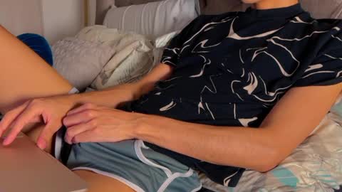 Snapshot of shydude666 chatting on 13, 12, 2024 shydude666 online show from 13, 12, 2024