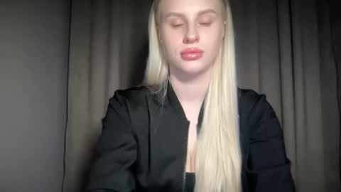 Snapshot of shyfox02 chatting on 26, 3, 2026 Shy Fox online show from 26, 3, 2026