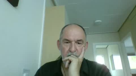 Snapshot of shyguytm chatting on 3, 11, 2025 shyguytm online show from 3, 11, 2025