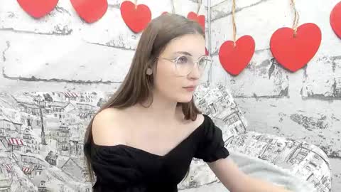 Snapshot of shyly_lisa chatting on 18, 10, 2025 shyly_lisa online show from 18, 10, 2025