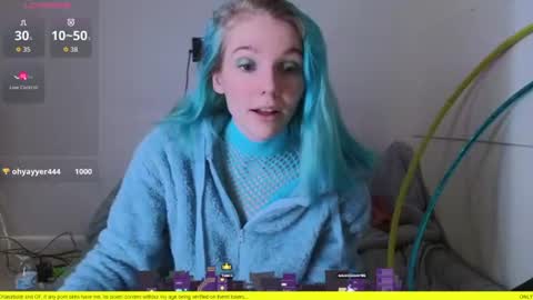 Snapshot of shyohiogirl chatting on 12, 6, 2026 Hippie online show from 12, 6, 2026