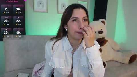 Snapshot of sia_wattson chatting on 13, 11, 2025 Sia online show from 13, 11, 2025