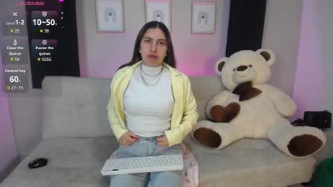 Snapshot of sia_wattson chatting on 18, 11, 2025 Sia online show from 18, 11, 2025