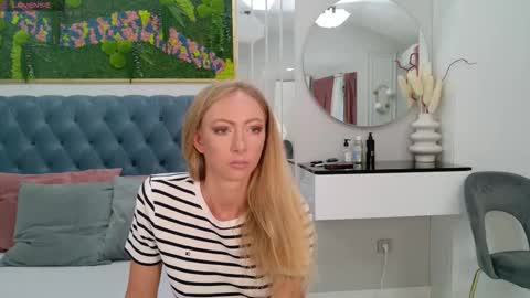 Snapshot of siennapierce chatting on 14, 9, 2025 Sienna online show from 14, 9, 2025