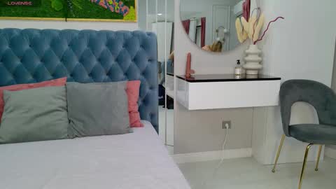 Snapshot of siennapierce chatting on 10, 11, 2025 Sienna online show from 10, 11, 2025