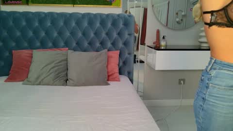 Sienna online show from 11, 2, 2026