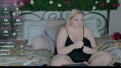 Sienna Luxx online show from 17, 6, 2026