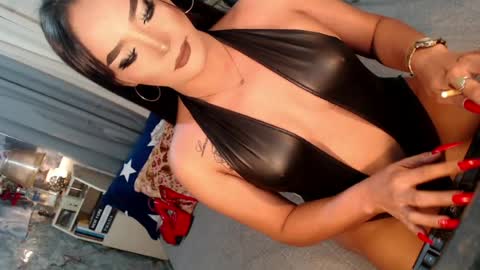Snapshot of sierrafina_mcbride chatting on 4, 7, 2026 Sierrafina online show from 4, 7, 2026