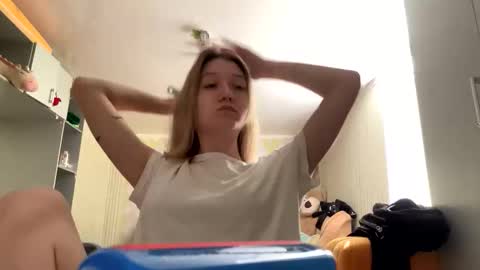SilverxKitty online show from 15, 9, 2025