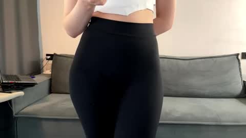 Snapshot of silvia998 chatting on 15, 5, 2026 silvia998 online show from 15, 5, 2026