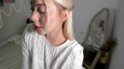 Snapshot of simonagerry chatting on 22, 10, 2025 SimonaGerry online show from 22, 10, 2025