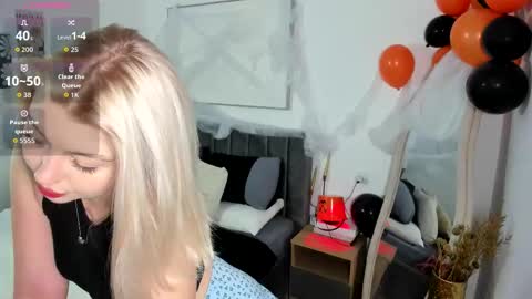 Snapshot of simonagerry chatting on 3, 11, 2025 SimonaGerry online show from 3, 11, 2025