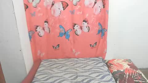 Snapshot of simpleladie15 chatting on 11, 2, 2025 marisweet online show from 11, 2, 2025