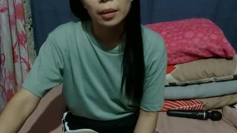 Snapshot of simply_me143 chatting on 25, 2, 2026 mia online show from 25, 2, 2026