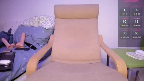 A present for me  online show from 6, 3, 2025