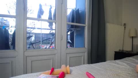 Sofi wed. - sat. 11am - 11 pm and Santi with Sofi sun.. - tue. 11 am - 5 pm  europe online show from 5, 12, 2024