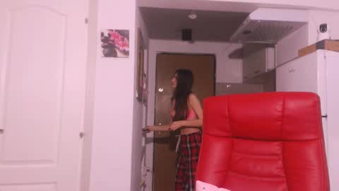 Snapshot of simyhvn chatting on 5, 12, 2025 simyhvn online show from 5, 12, 2025