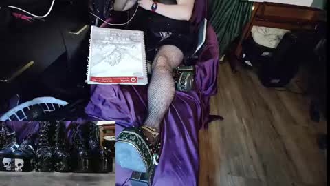 Sinstress hemlock online show from 13, 4, 2026