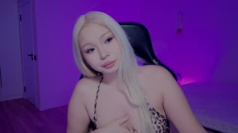 Snapshot of sirenveya chatting on 27, 5, 2026 sirenveya online show from 27, 5, 2026