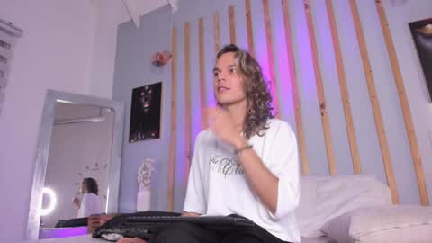 Sirphi Grant online show from 17, 10, 2025