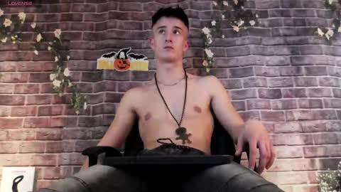 Snapshot of sirredy chatting on 30, 10, 2025 Edy online show from 30, 10, 2025