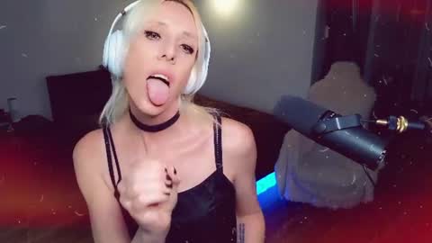 Ashleigh Mak online show from 22, 6, 2026