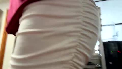 Snapshot of sissymiles chatting on 7, 6, 2026 SissyMiles online show from 7, 6, 2026