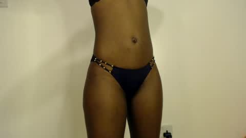 Snapshot of sizzly_ass chatting on 4, 7, 2026 sizzly_ass online show from 4, 7, 2026