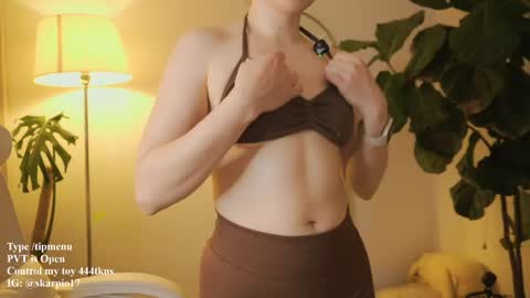 Im Scarlett  ONLINE  5pm-10pm NYC time  online show from 6, 4, 2026